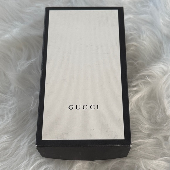 Gucci Preloved Marmont Zip Around Calfskin Leather Wallet in Red - Picture 15 of 17